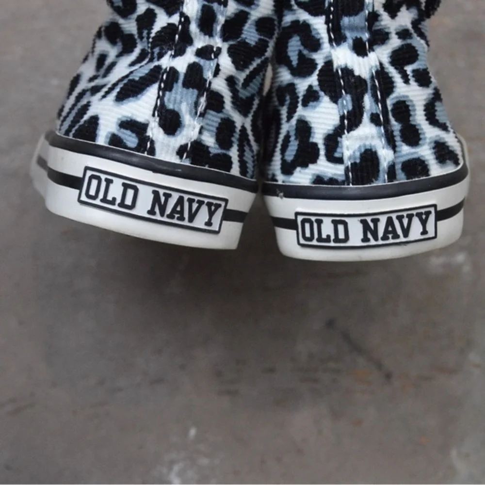 Old Navy Retro Cheetah Print Corduroy High Top Sneakers, Size 5‎